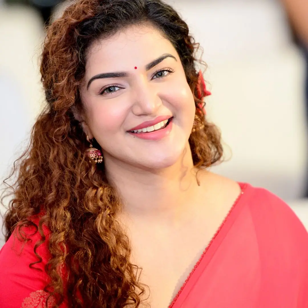 honey rose long hair smiling face closeup wallpapers